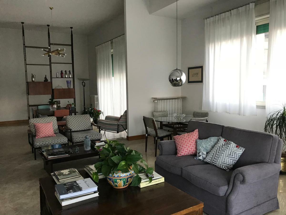 B&B Questa Casa Non E'Un Albergo ปาแลร์โม ภายนอก รูปภาพ