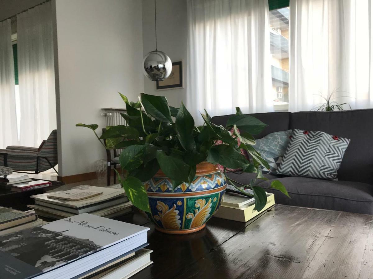B&B Questa Casa Non E'Un Albergo ปาแลร์โม ภายนอก รูปภาพ