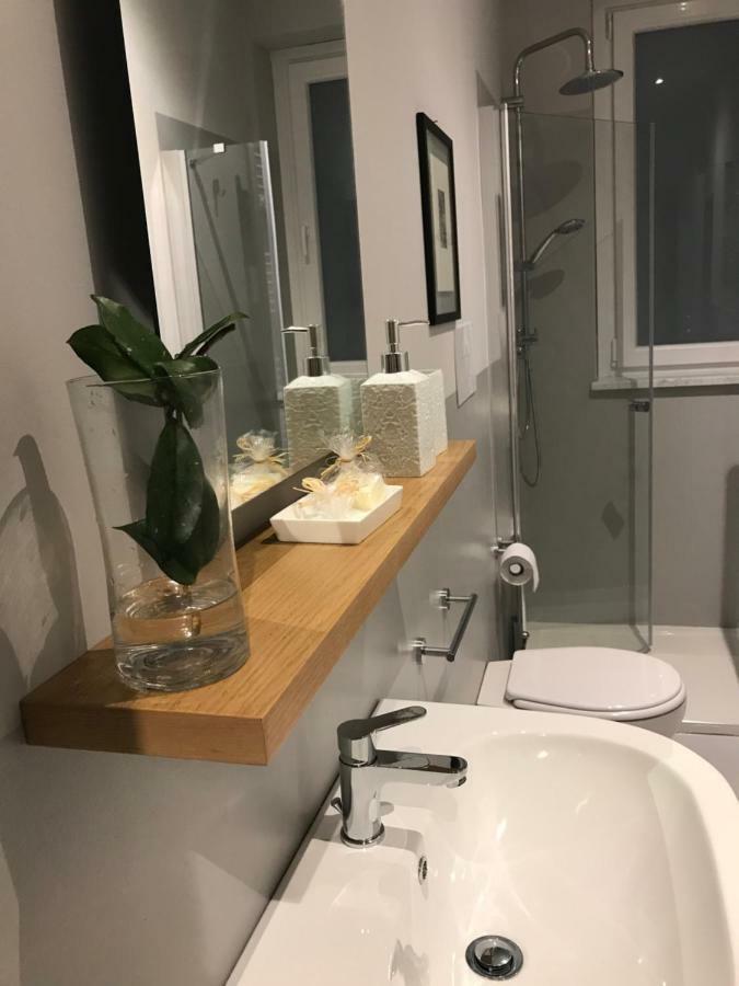 B&B Questa Casa Non E'Un Albergo ปาแลร์โม ภายนอก รูปภาพ