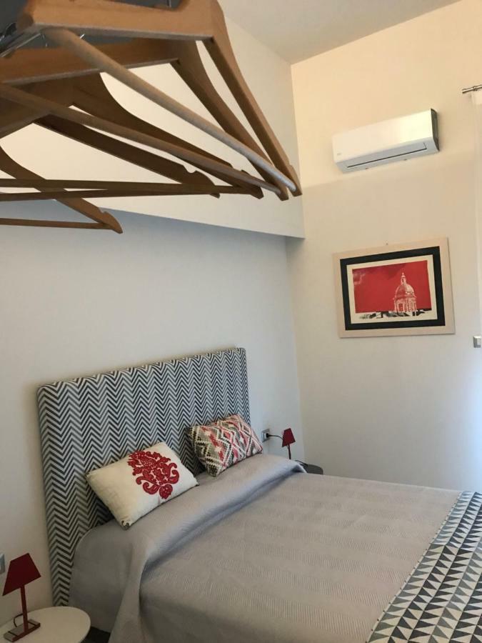 B&B Questa Casa Non E'Un Albergo ปาแลร์โม ภายนอก รูปภาพ