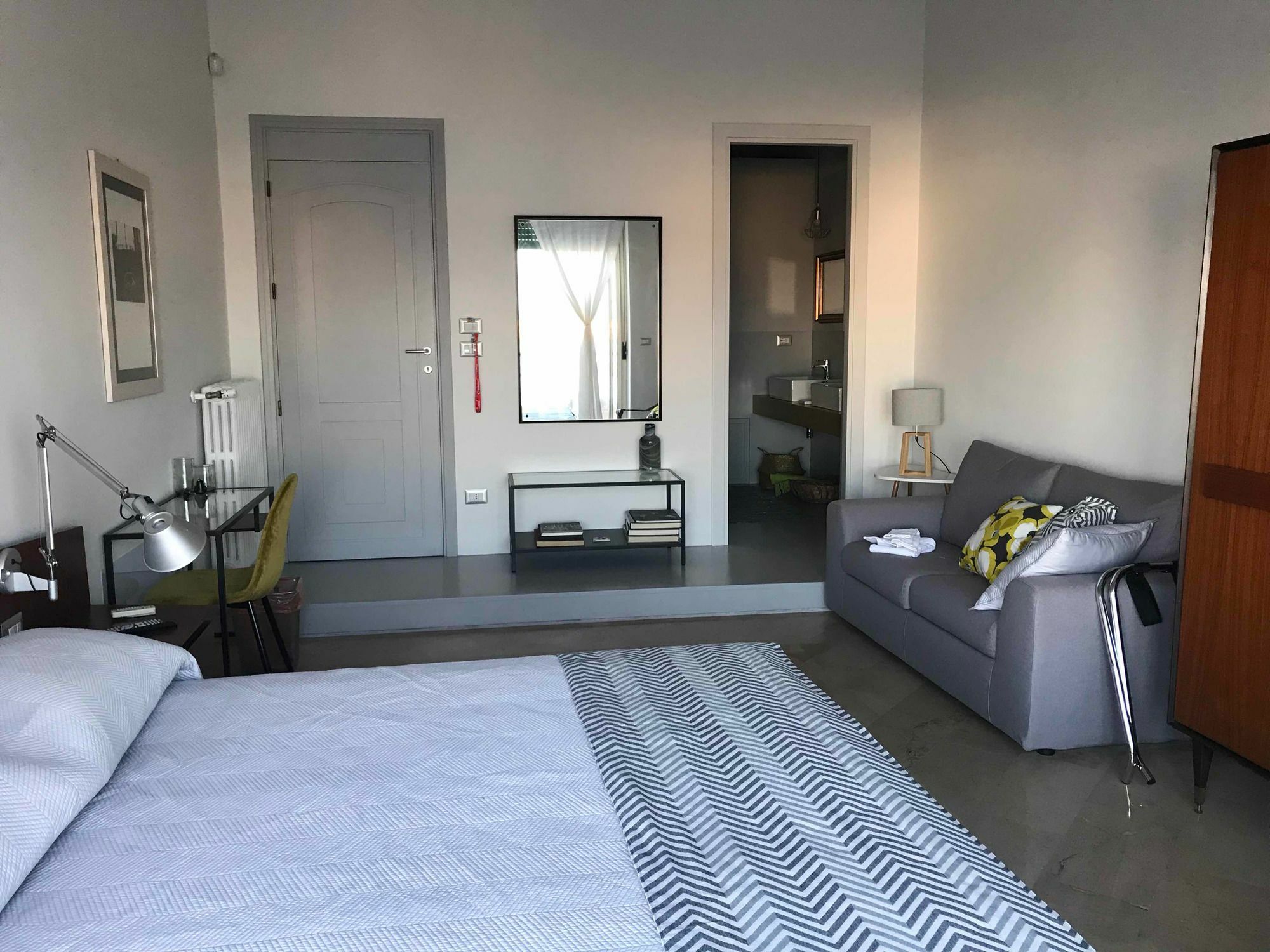 B&B Questa Casa Non E'Un Albergo ปาแลร์โม ภายนอก รูปภาพ